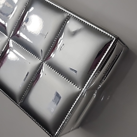 Yves Saint Laurent YSL Beauty Silver Quilted Makeup Box with Black Iconic Logo - Picture 8 of 11